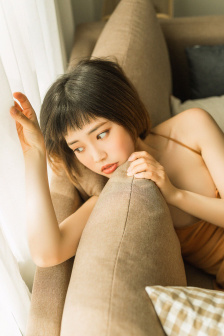 年轻漂亮的邻居完整版